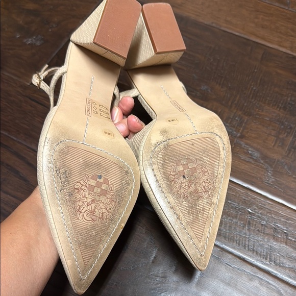 Vince Camuto Tan Slingback Heels with Pointed Toe Sindree Sz 7.5 snake caseina - Picture 7 of 11